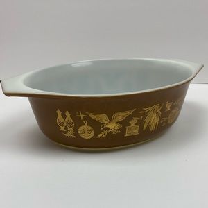 Pyrex 043 1.5QT Americana Casserole Dish Brown